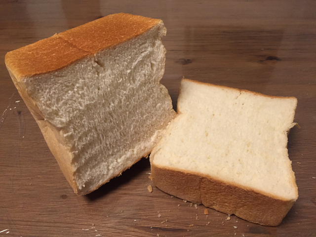 焼きたて食パン【一本堂】