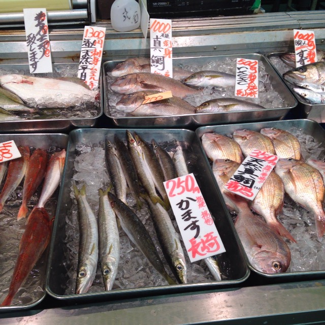 新潟から漁港直送の新鮮な魚が安く手に入れられるスーパー『生鮮市場TOP』は穴場なのでおさえておくべし！