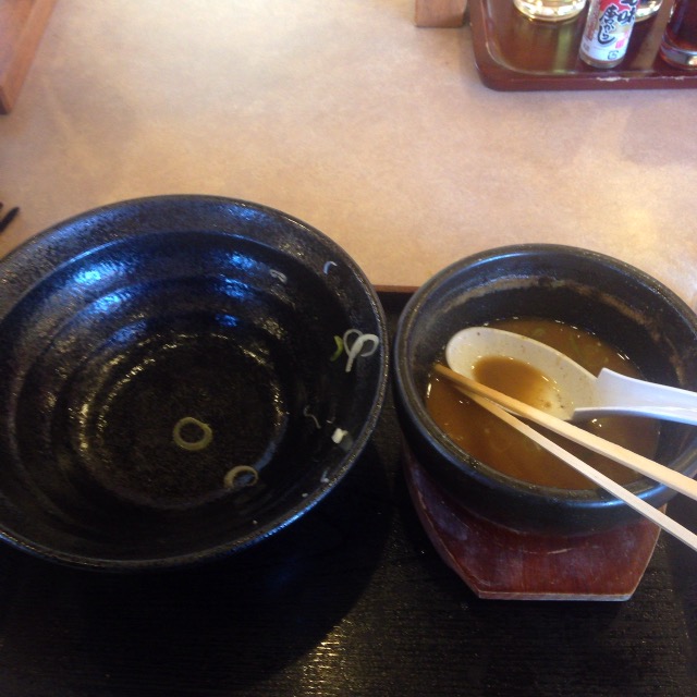 16号線沿いにできた『麺屋上野商店』に行って石焼つけ麺を食べてきました